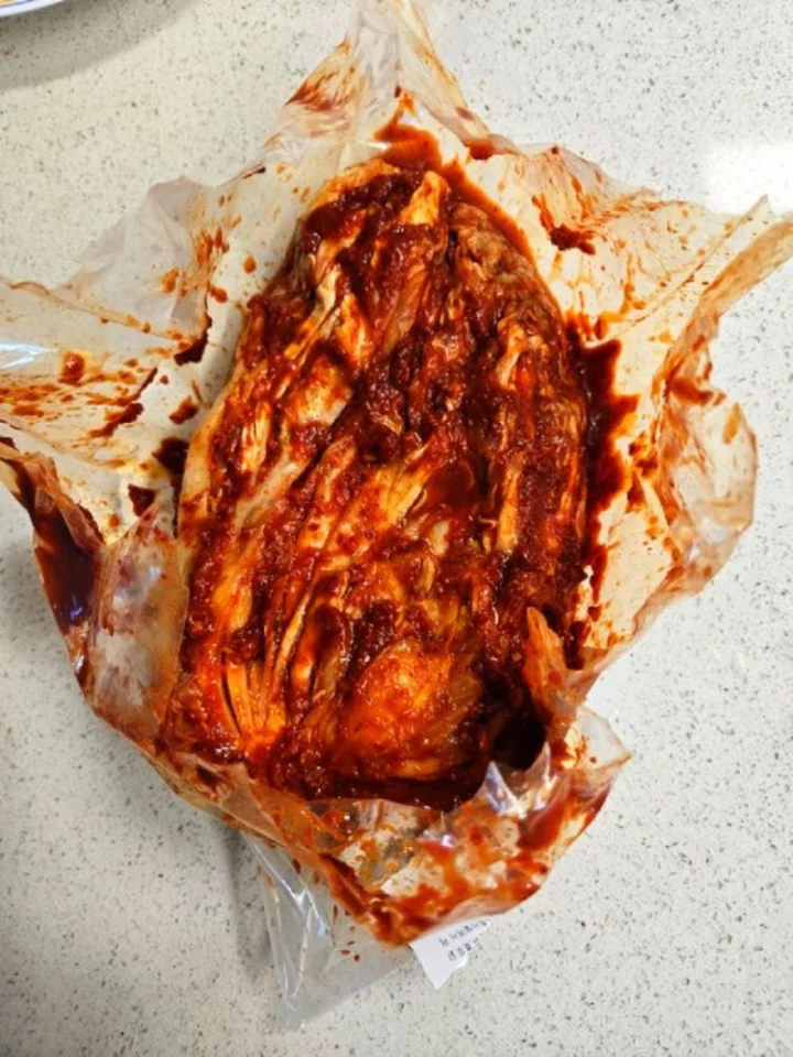 핵폭탄 실비 매운 김치 갓담근 포기 배추 1kg